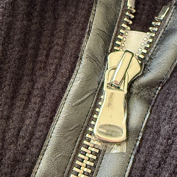 Per Se by Carlisle Knit Zip Up Black Vest - Picture 5 of 6